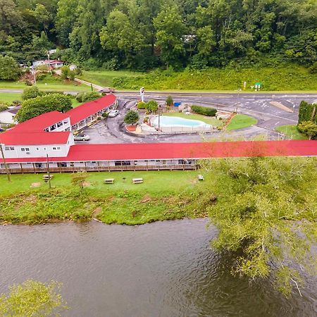 Lloyd'S On The River Country Inn By Oyo Bryson City Exterior foto