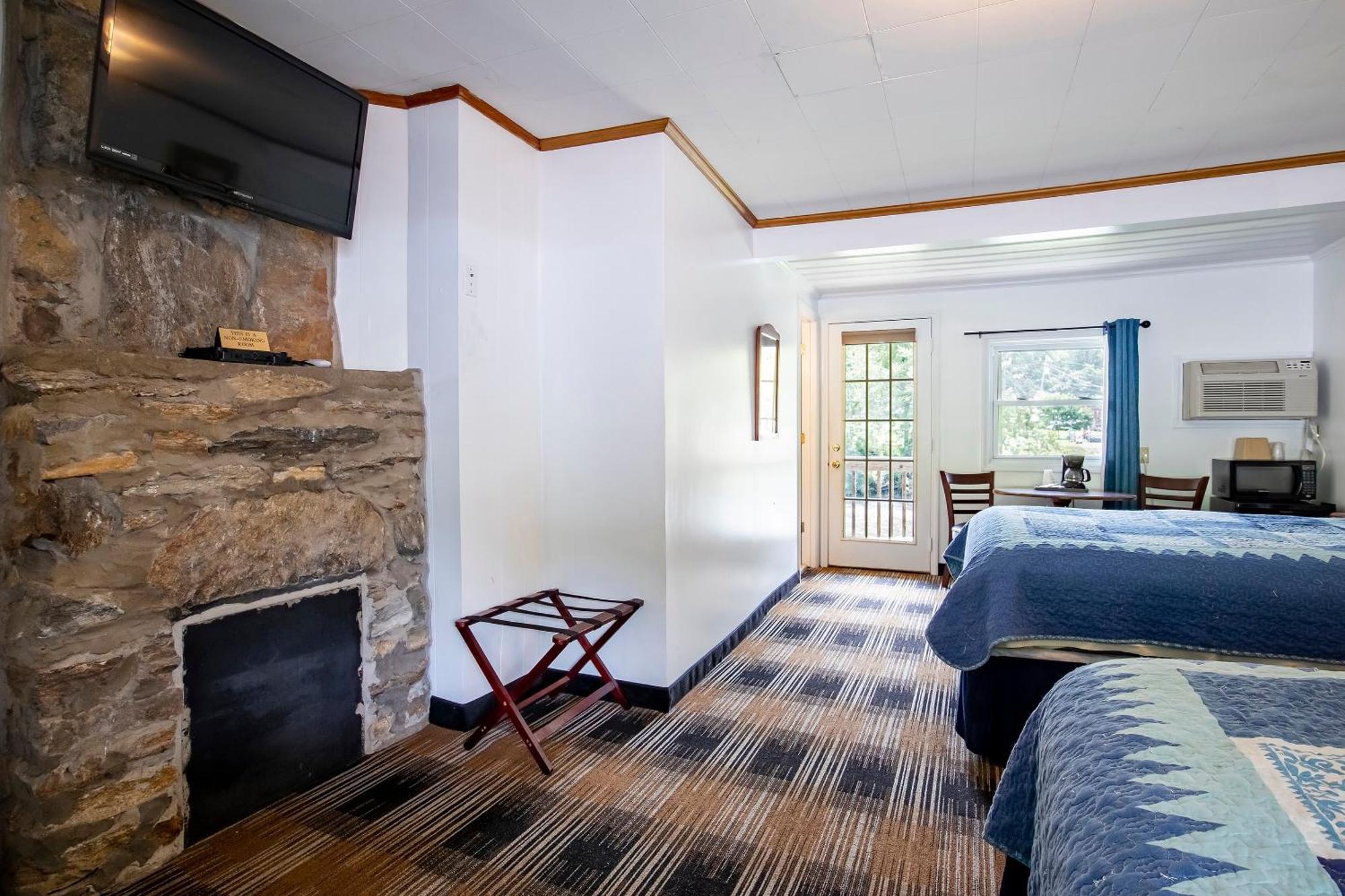 Lloyd'S On The River Country Inn By Oyo Bryson City Exterior foto